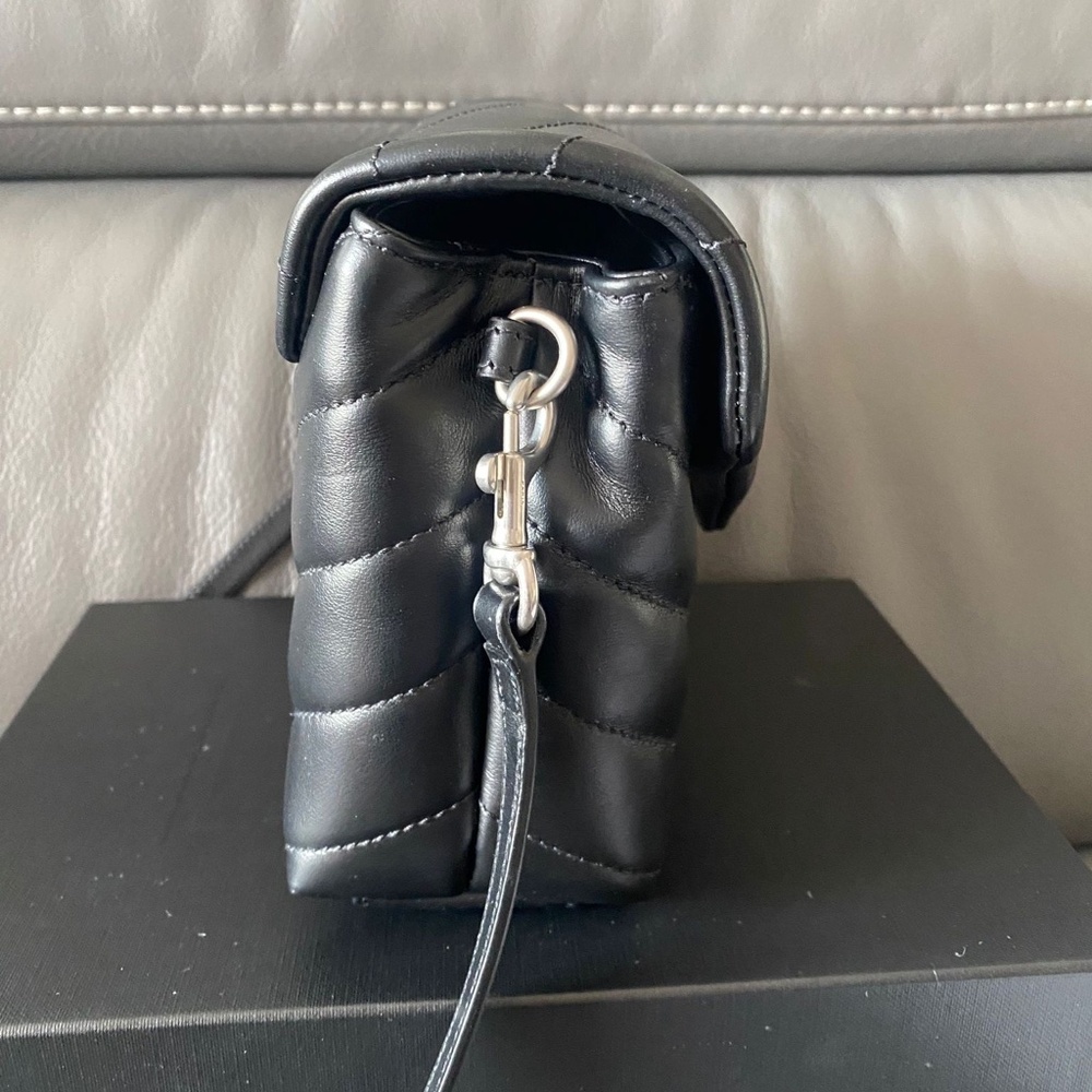 YSL Loulou Toy - Picture 3 of 14